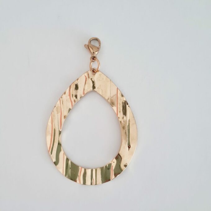 Charm oval